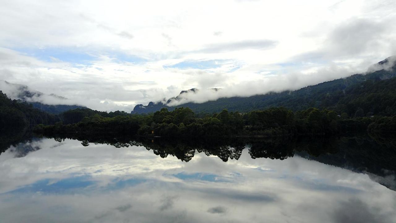 Tullah Lakeside Lodge Exteriör bild